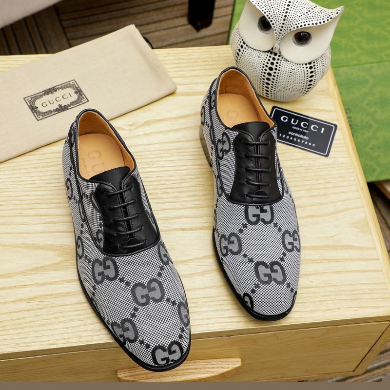 G*u*i leather shoes